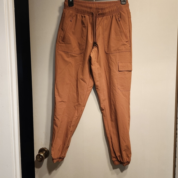 Magellan Outdoors Tan Cargo Pants - Picture 2 of 5